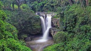 Tegenungan waterfall