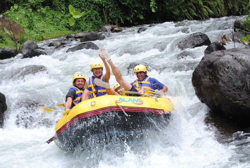 rafting bali